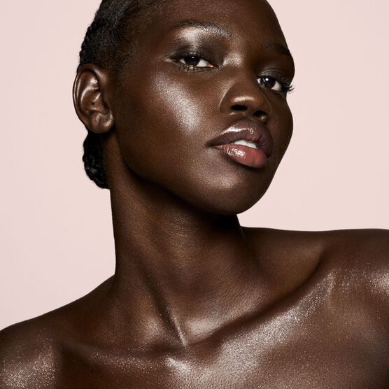 FENTY      DIAMOND BOMB  VEIL CARA